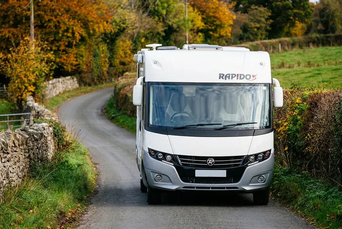 Miniature du Rapido C50 soulignant son gabarit étroit.